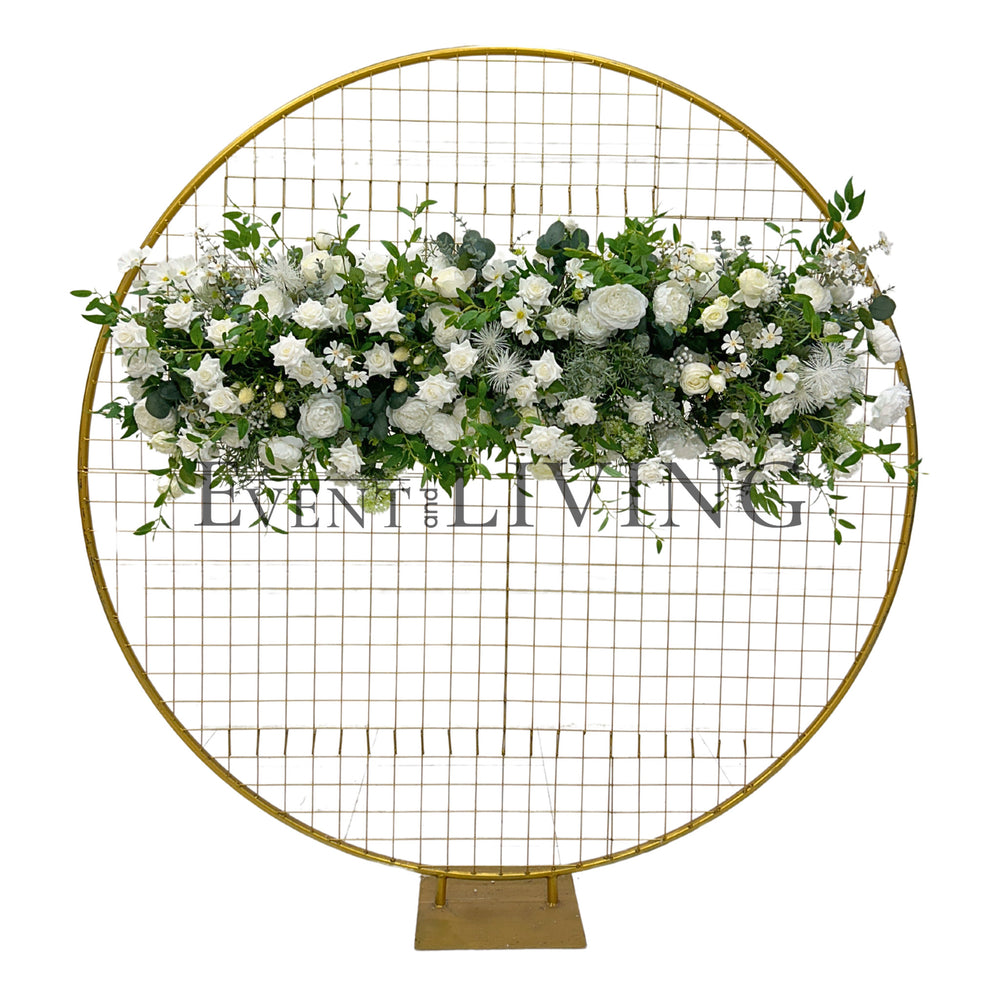Green and white runner with metal stand